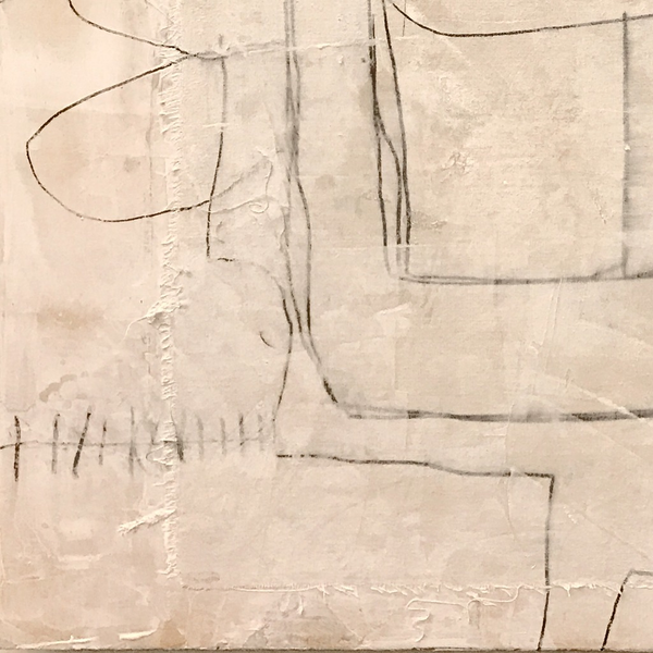 Suspendu dans le monochrome